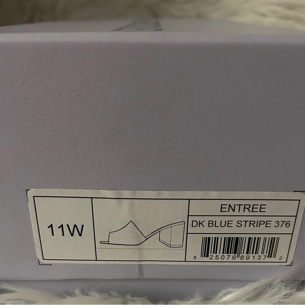 AEROSOLES Navy Entree Heeled Sandals-Size 11W (New) - Picture 5 of 7